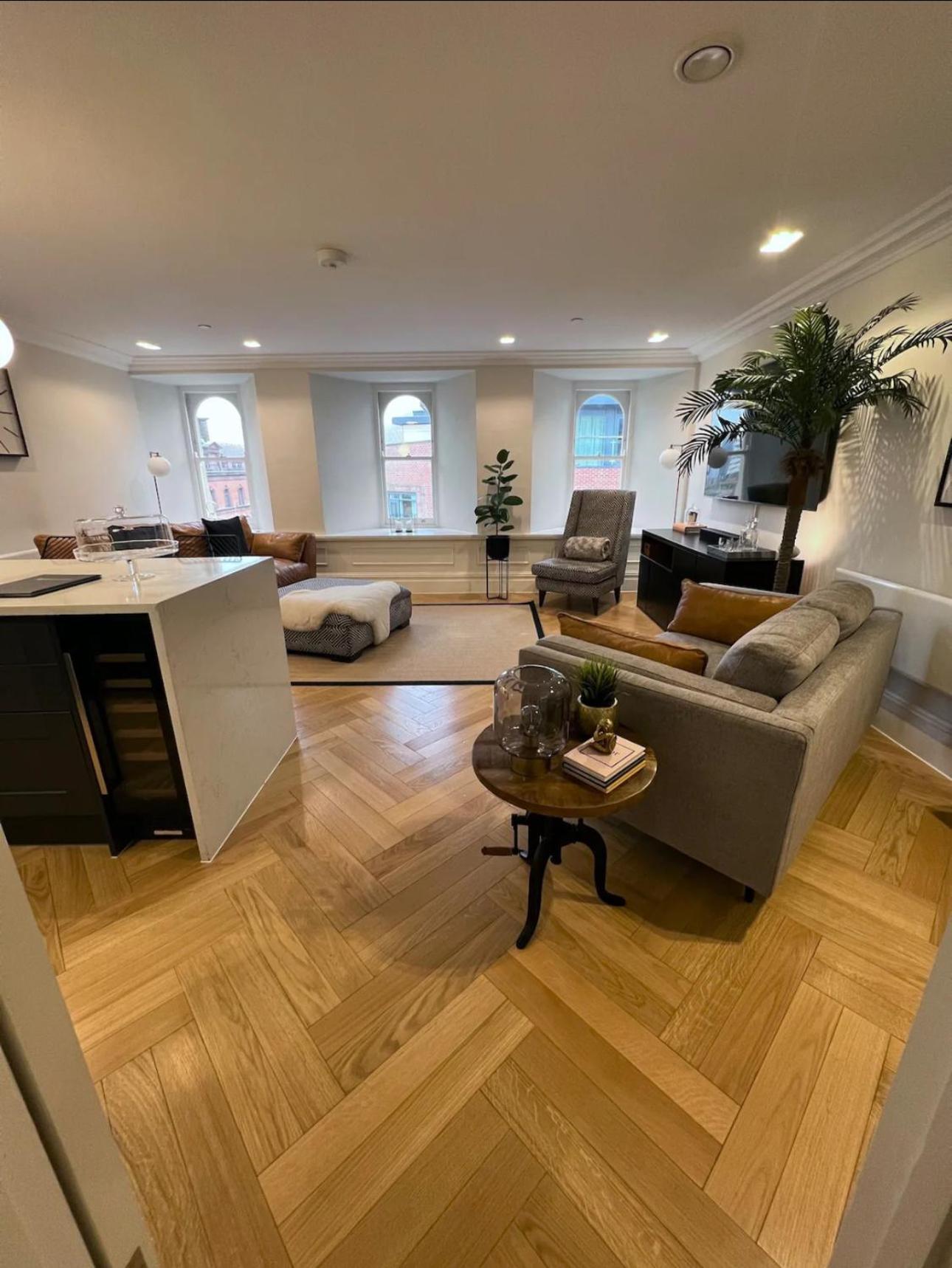 The Bank Apartment Cardiff Bagian luar foto
