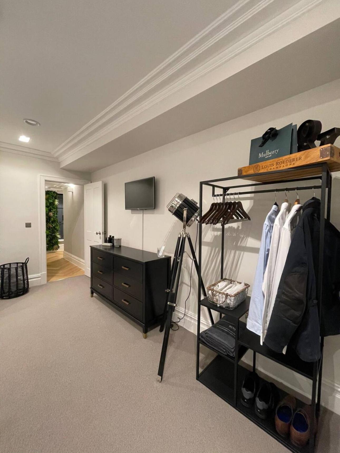 The Bank Apartment Cardiff Bagian luar foto